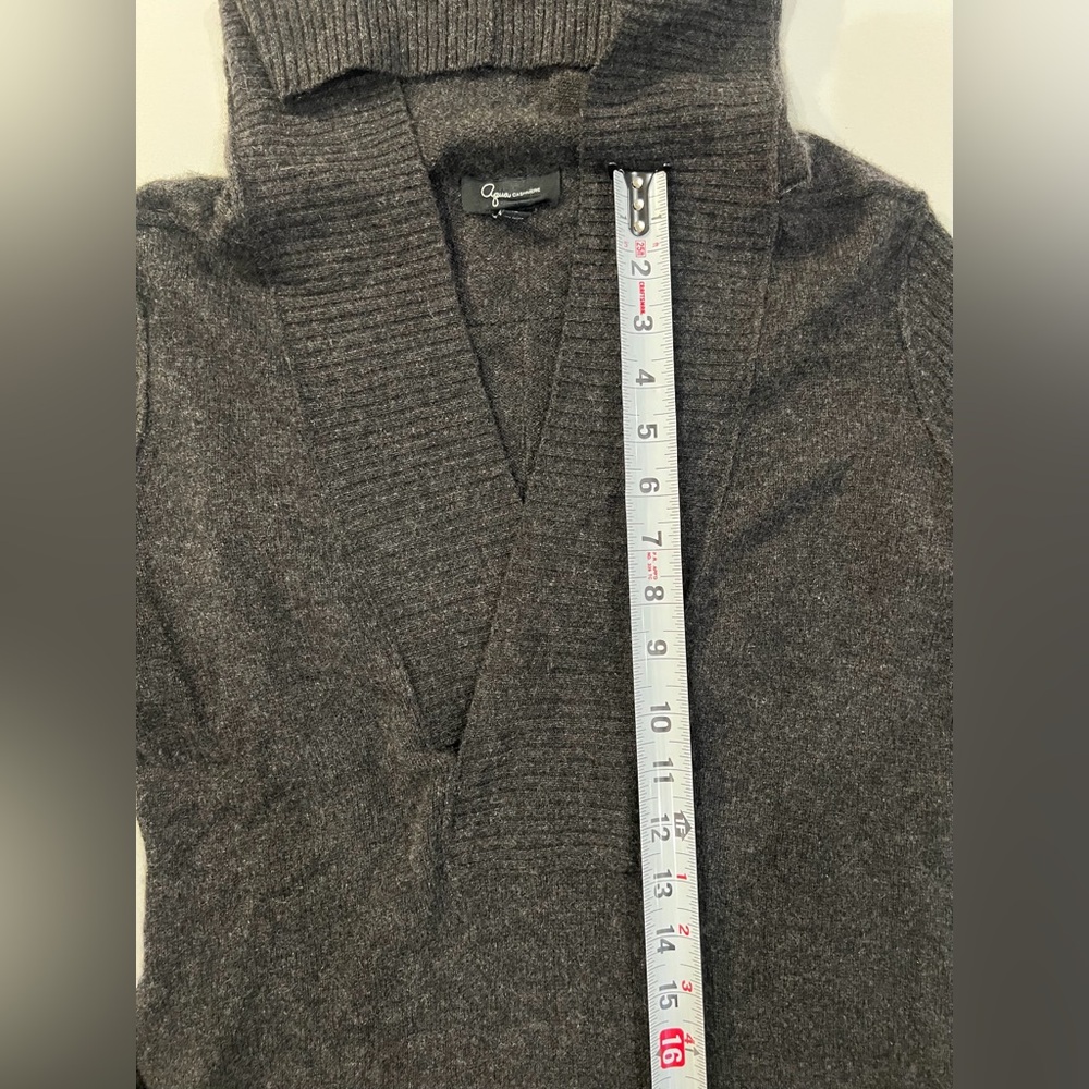 Aqua 100% Cashmere Grey Ribbed
Hooded Sweater Medium - Picture 7 of 14